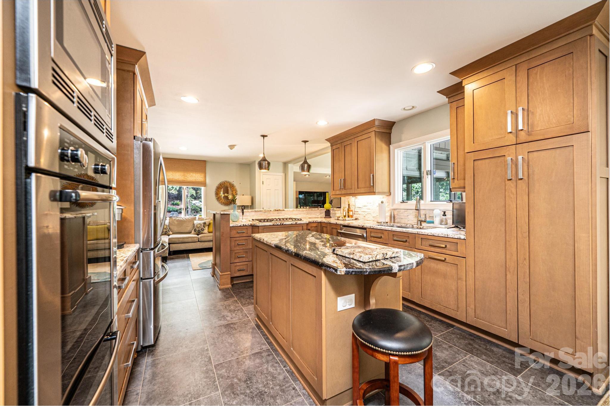 2028 10th Street Boulevard NW — Hickory