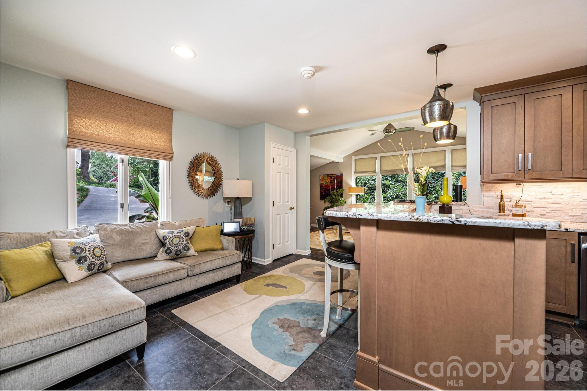 2028 10th Street Boulevard NW — Hickory