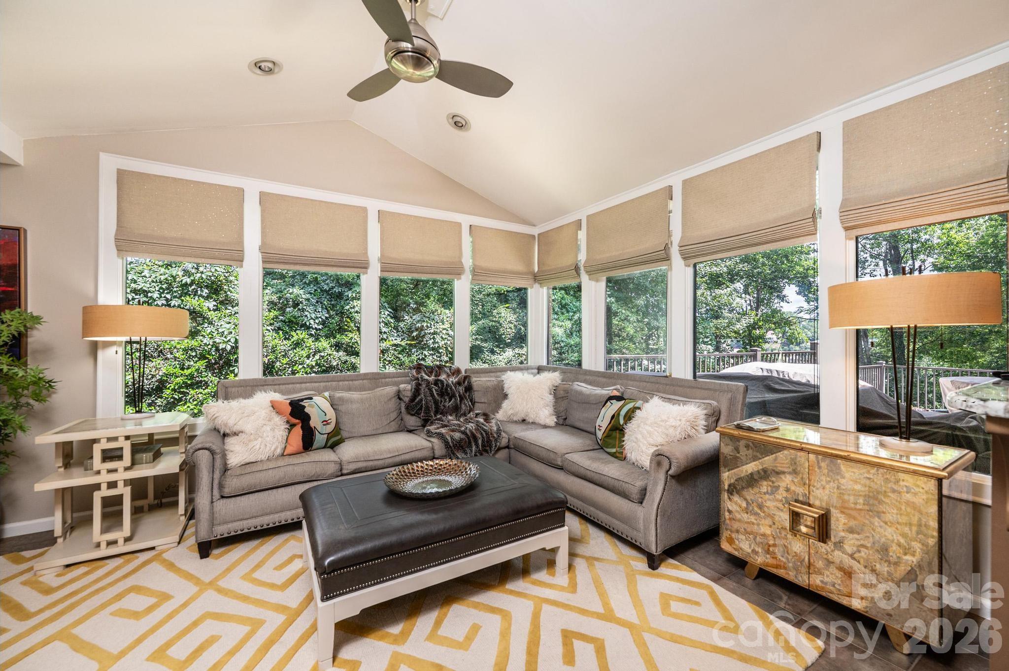 2028 10th Street Boulevard NW — Hickory