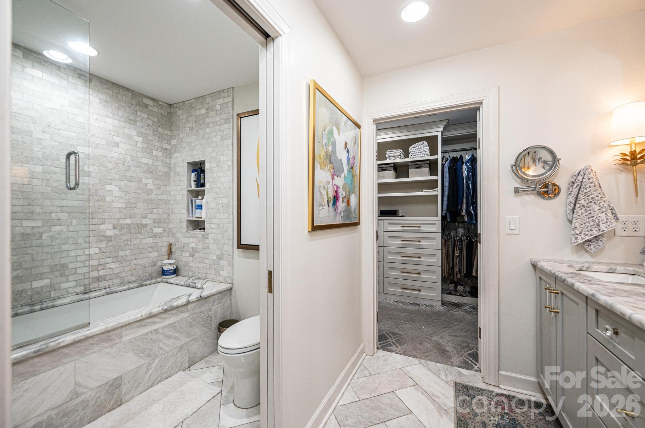 2028 10th Street Boulevard NW — Hickory