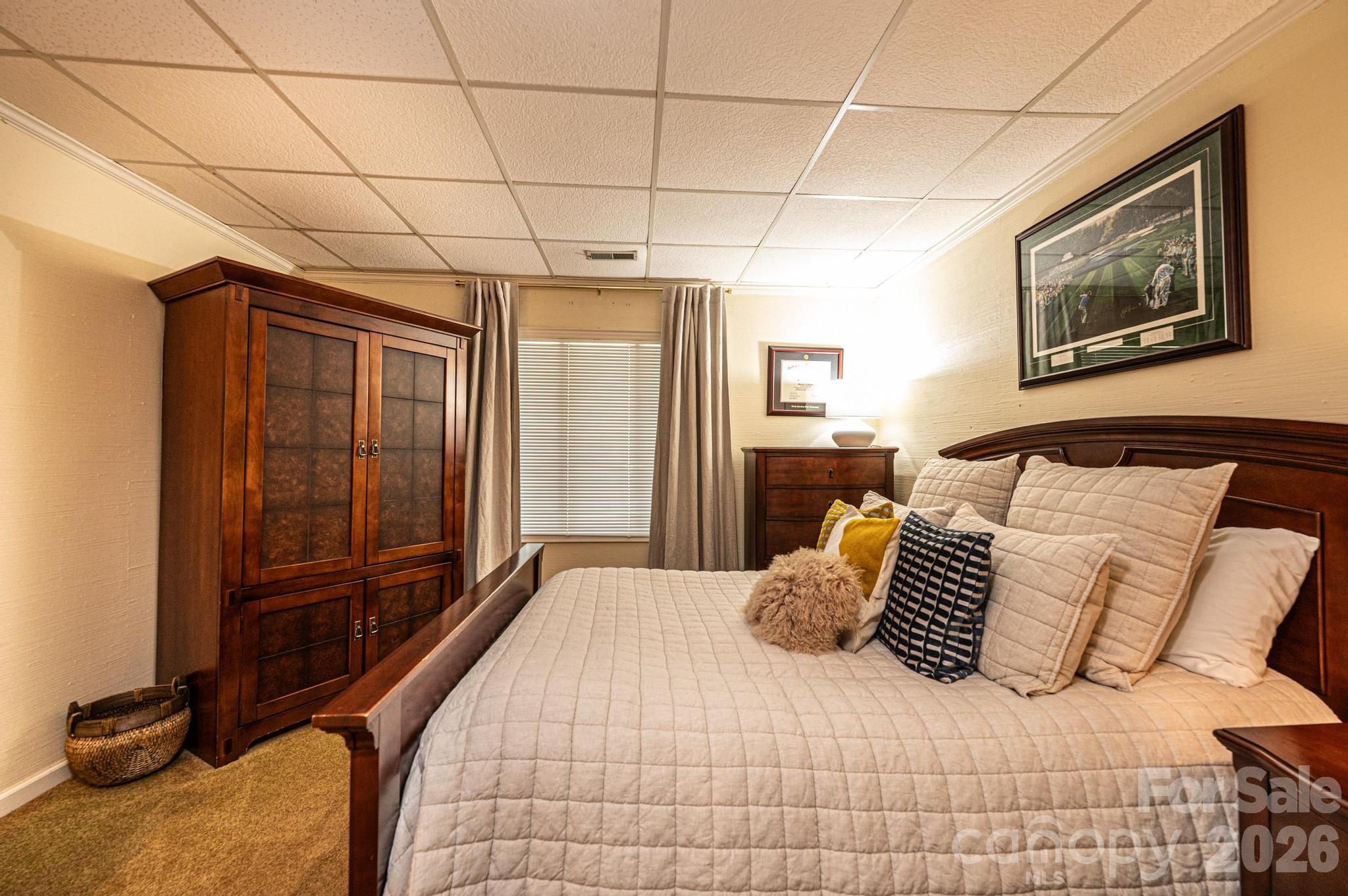 2028 10th Street Boulevard NW — Hickory