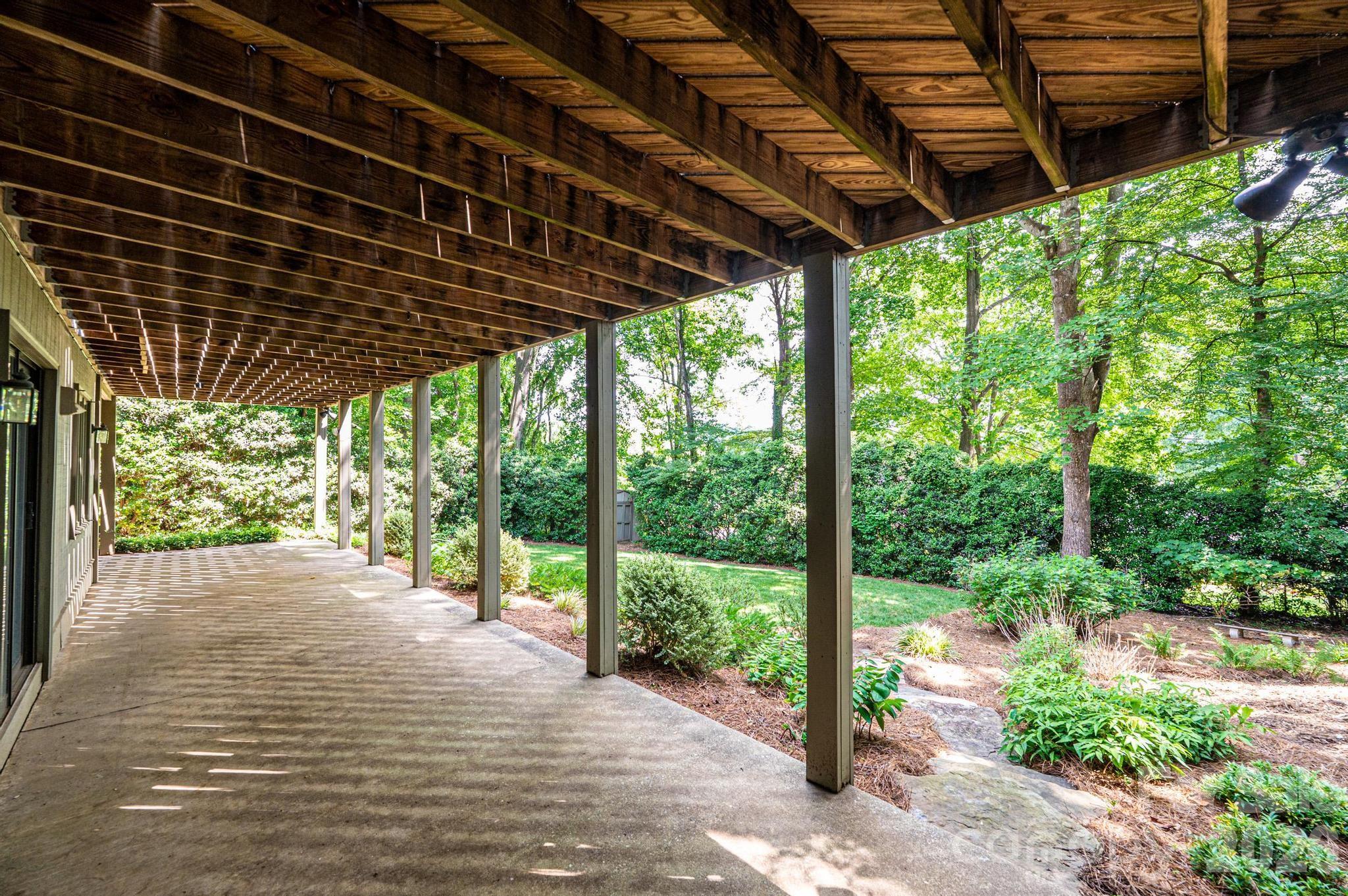 2028 10th Street Boulevard NW — Hickory