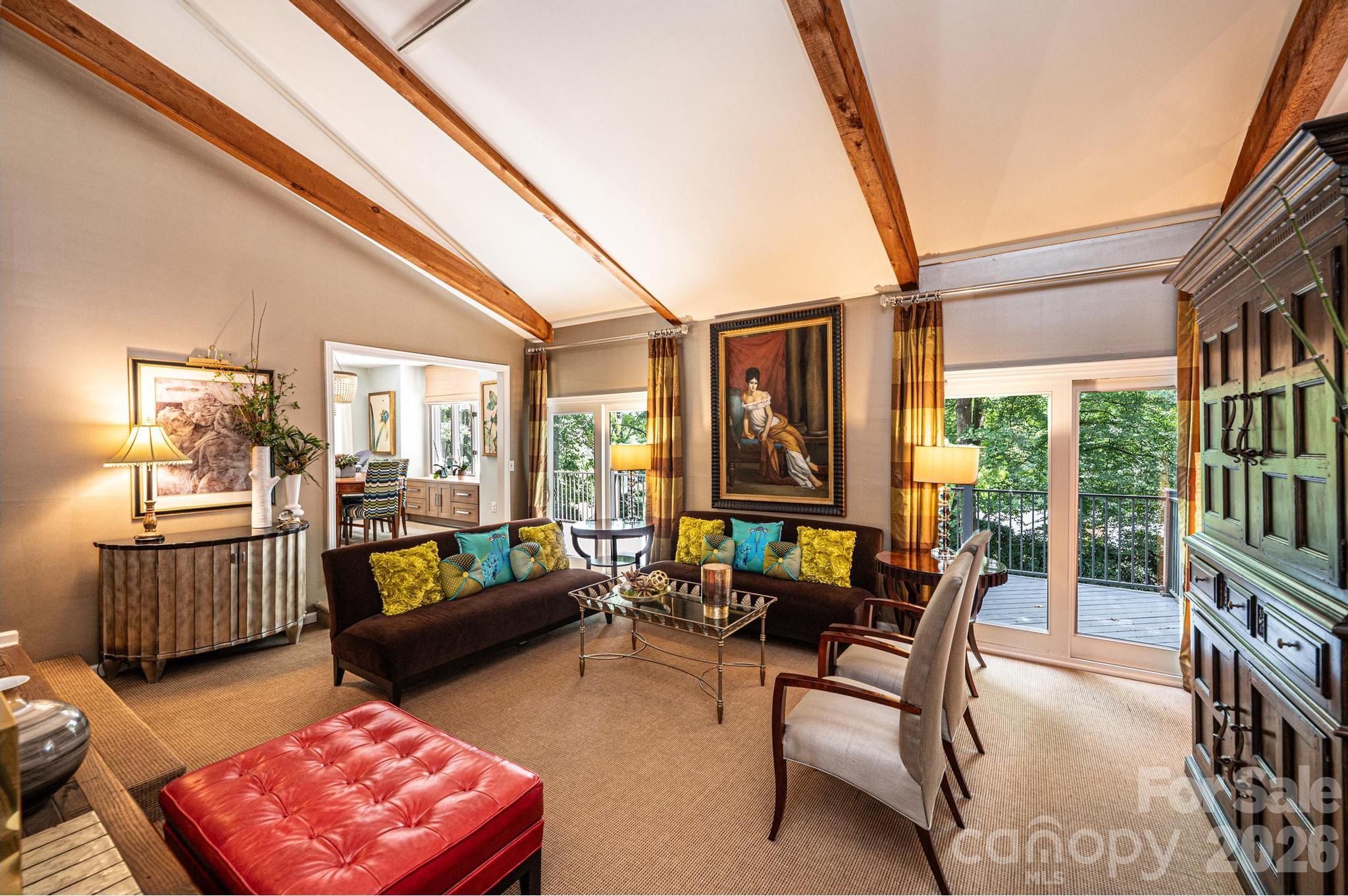 2028 10th Street Boulevard NW — Hickory
