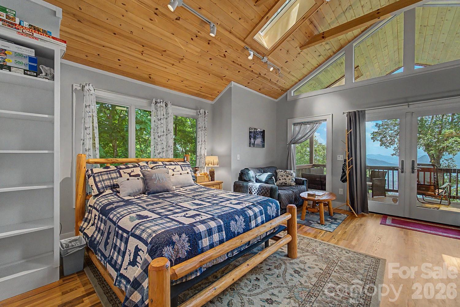 760 Woody Lane — Waynesville