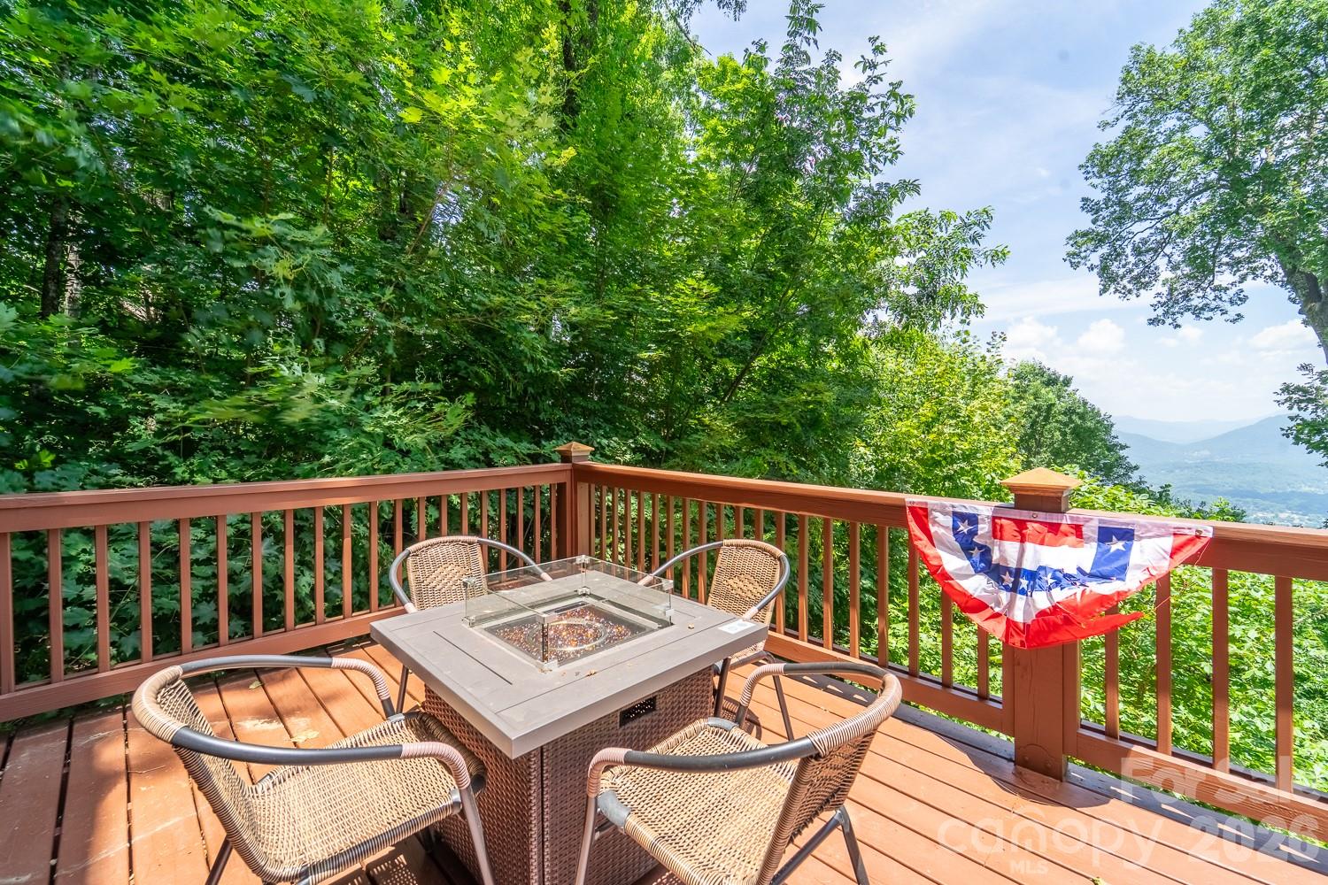 760 Woody Lane — Waynesville