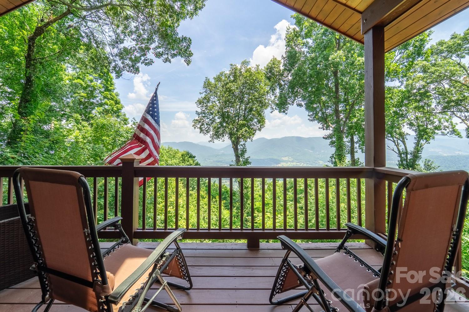 760 Woody Lane — Waynesville