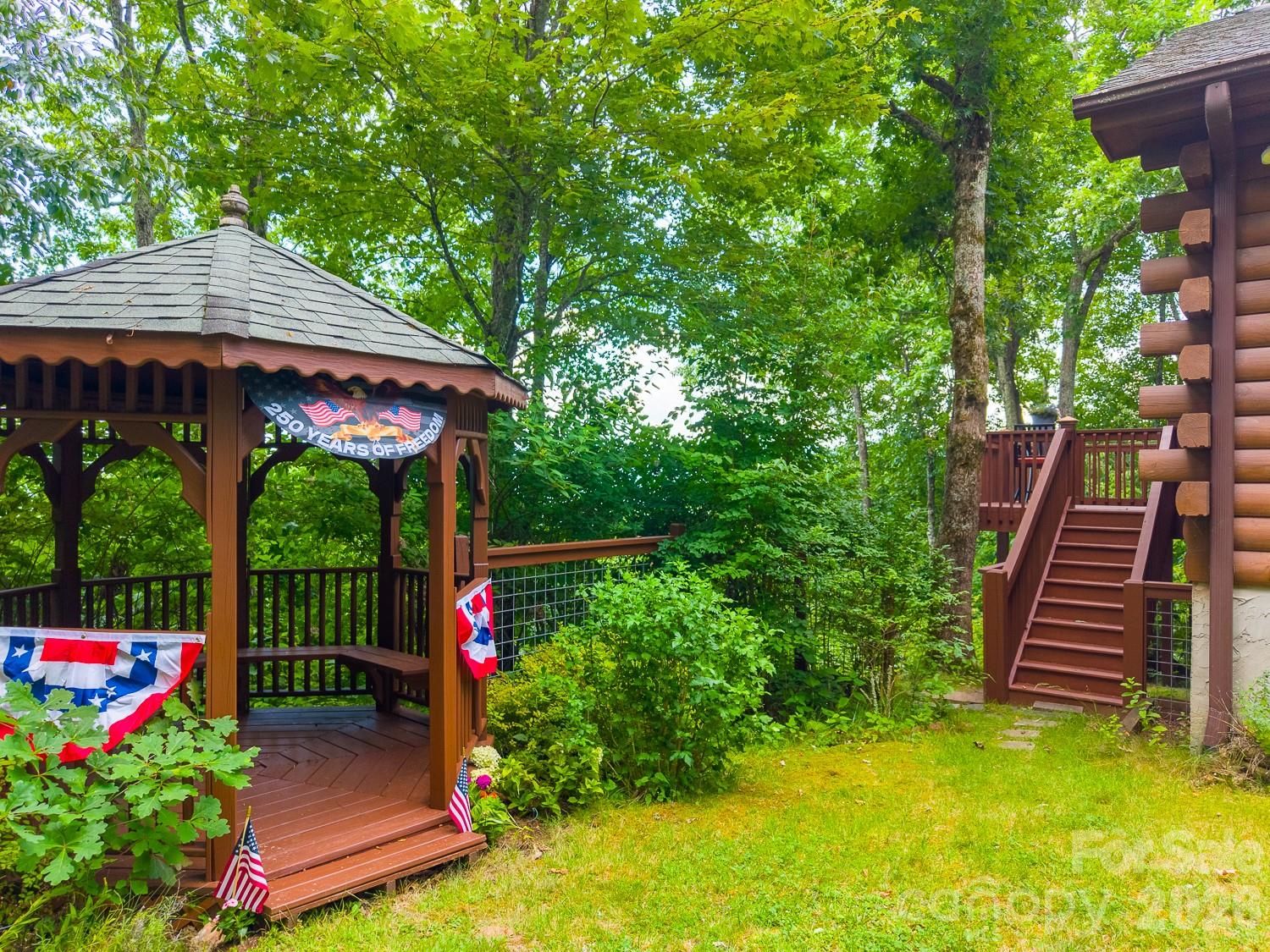 760 Woody Lane — Waynesville