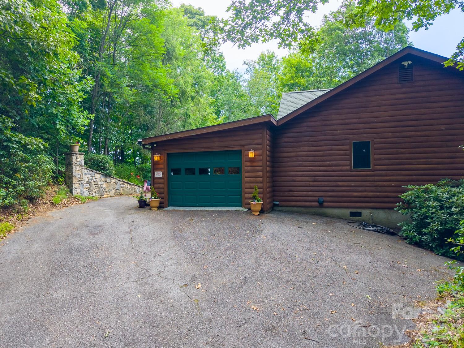 760 Woody Lane — Waynesville