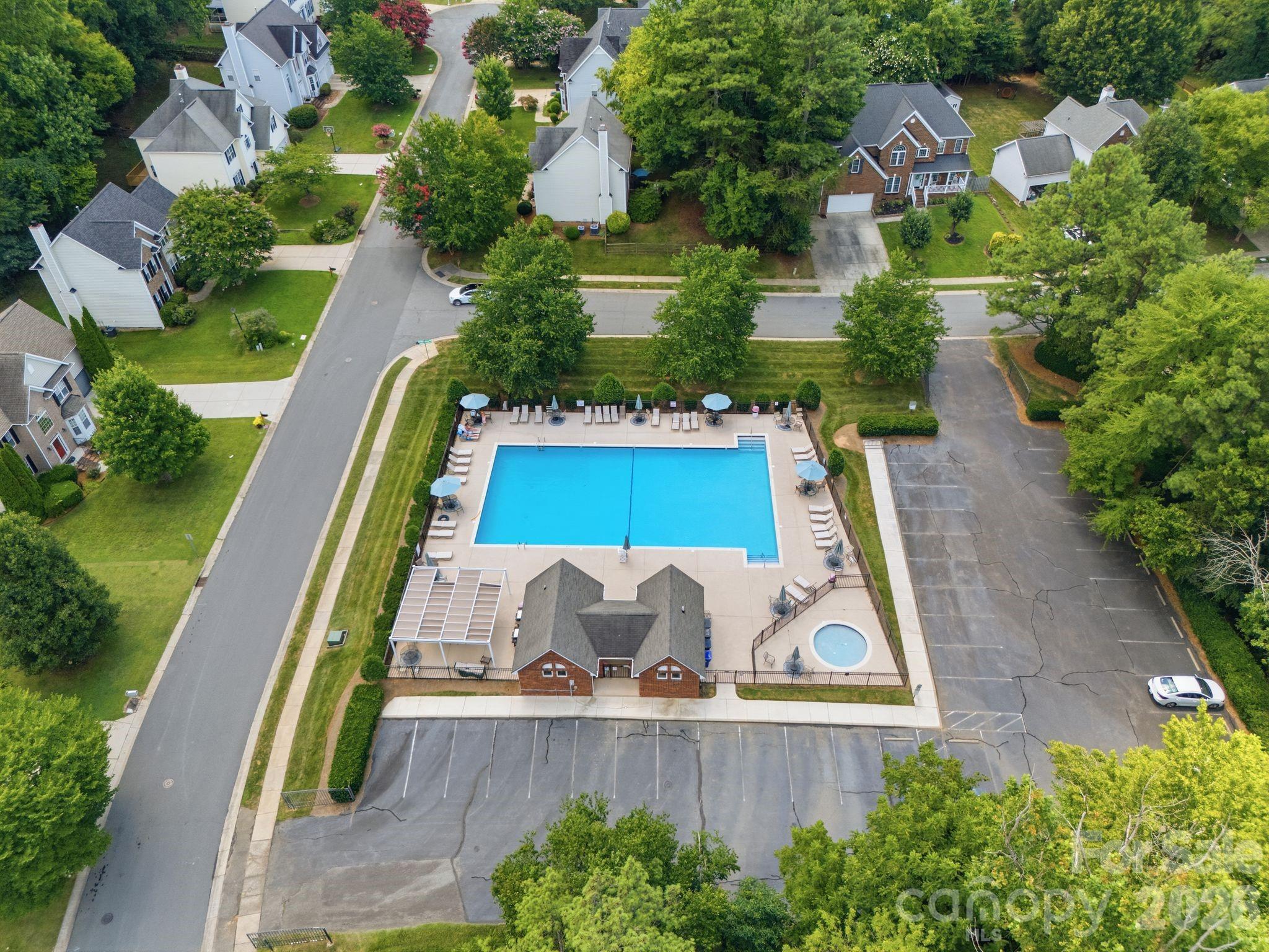 16914 Hampton Trace Road — Huntersville
