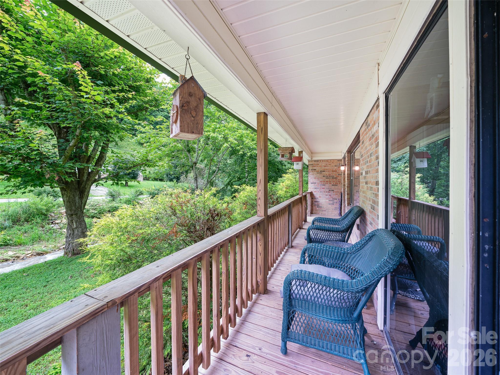 915 Little Creek Road — Burnsville