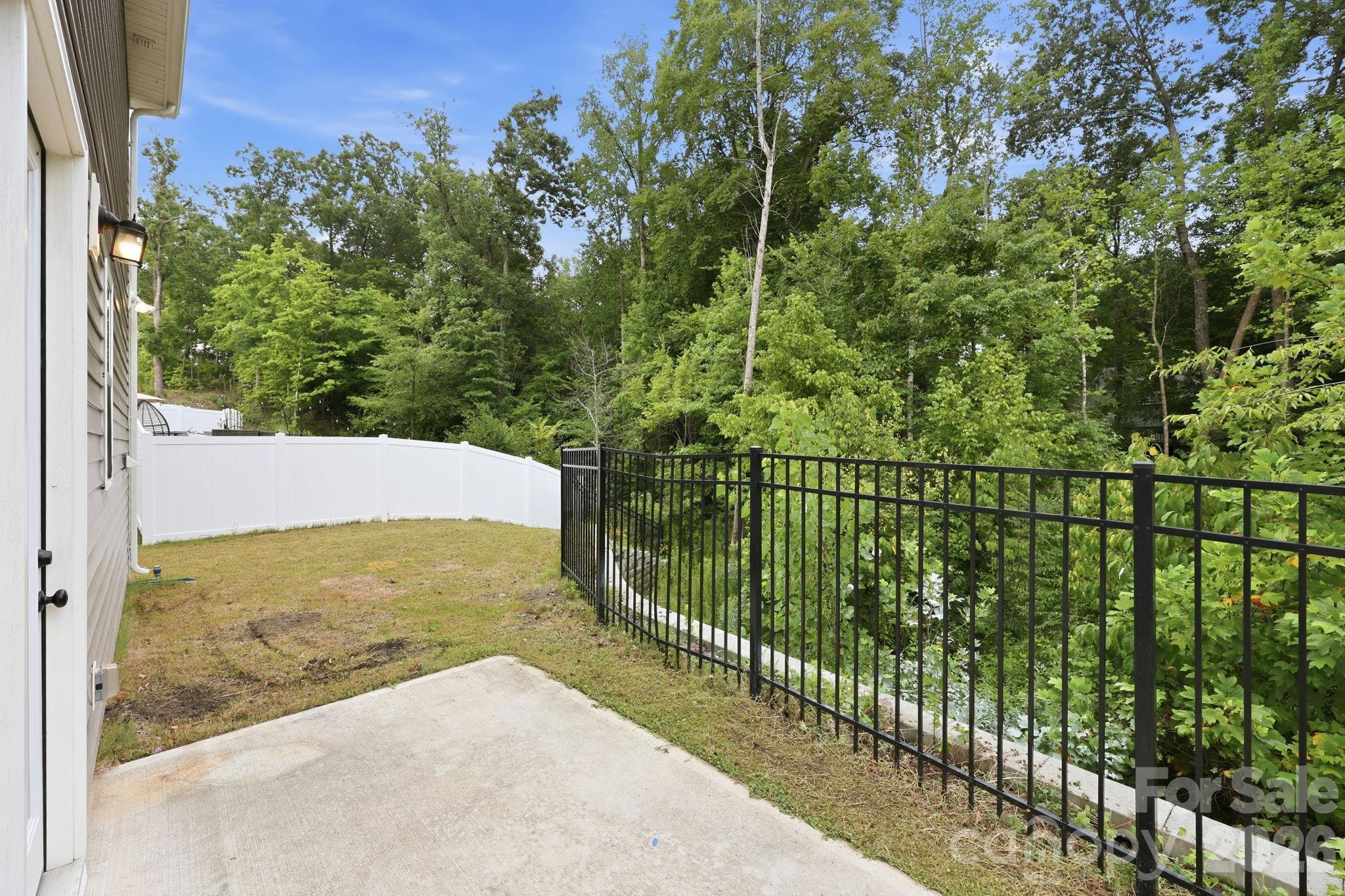 4816 Raspberry Knoll Drive — Charlotte