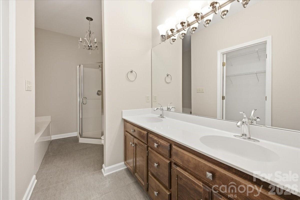 5909 Fitzwilliams Lane — Charlotte