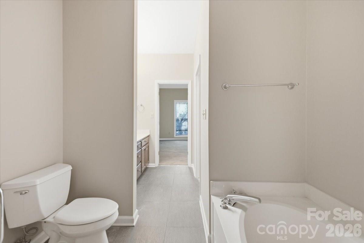 5909 Fitzwilliams Lane — Charlotte