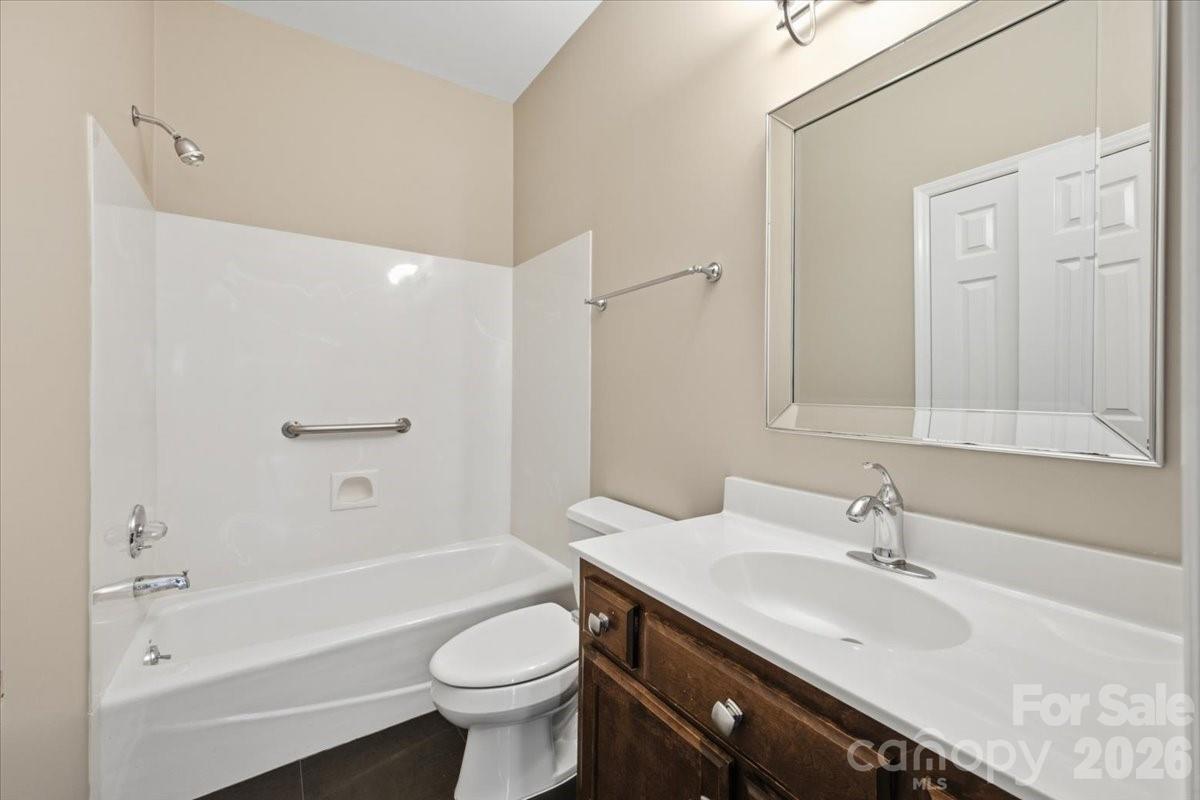 5909 Fitzwilliams Lane — Charlotte