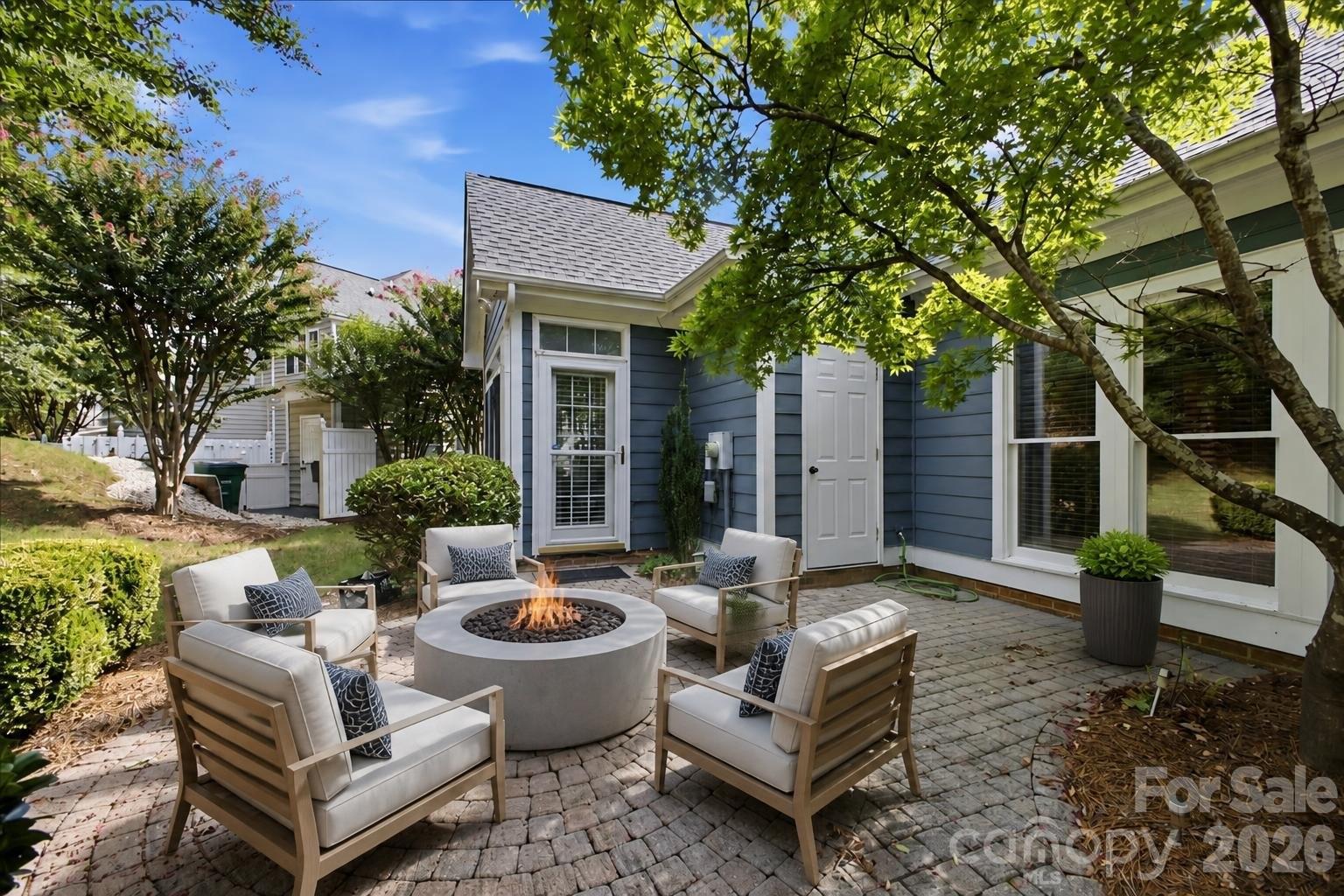 5909 Fitzwilliams Lane — Charlotte