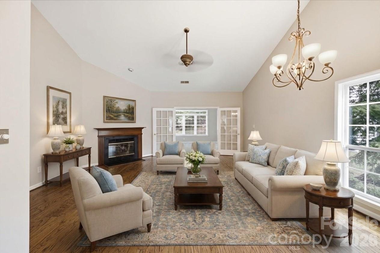 5909 Fitzwilliams Lane — Charlotte