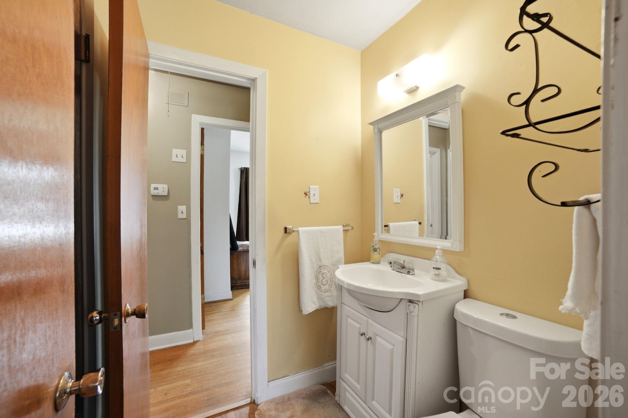 708 Aintree Road — Charlotte