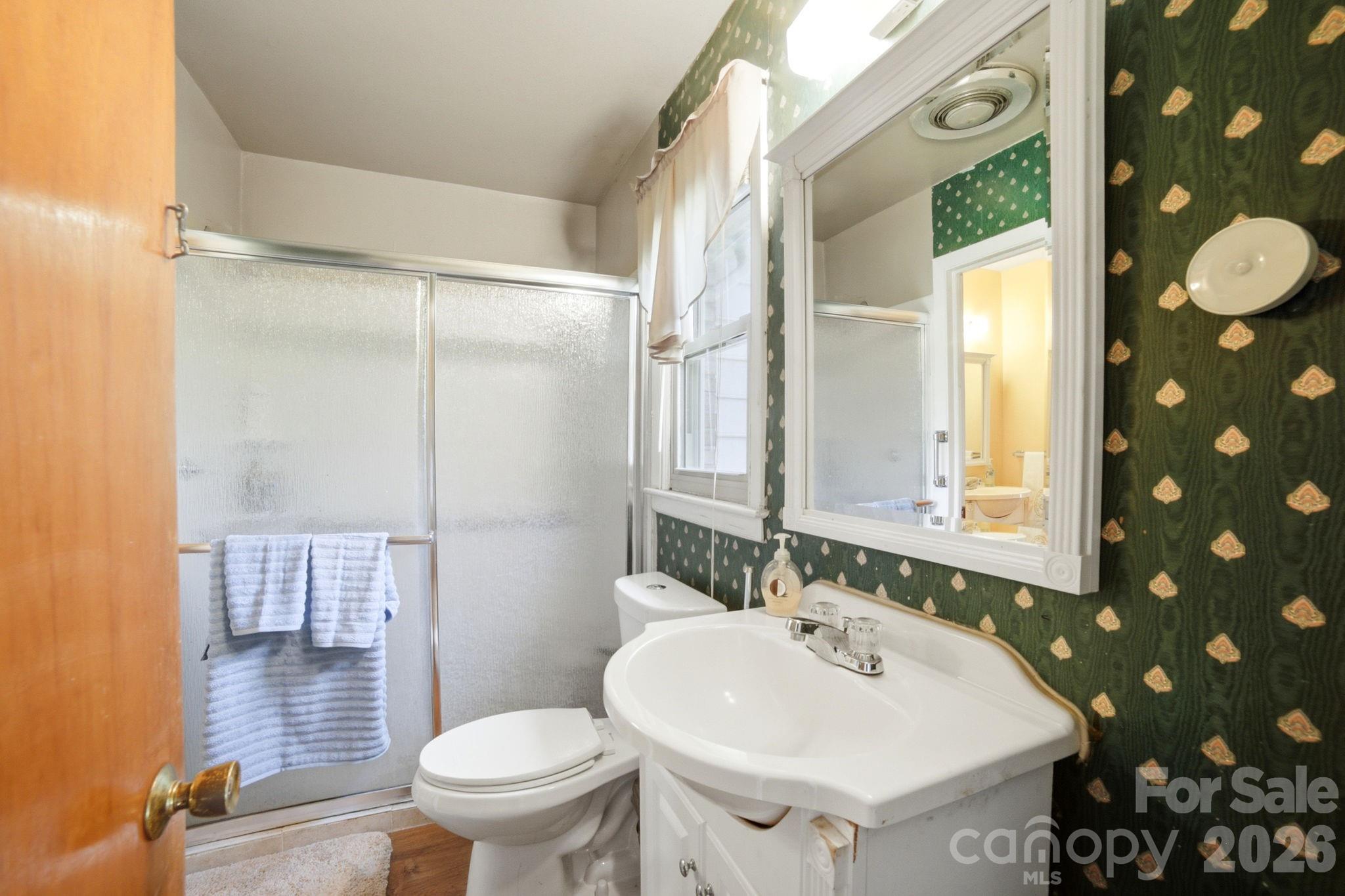 708 Aintree Road — Charlotte