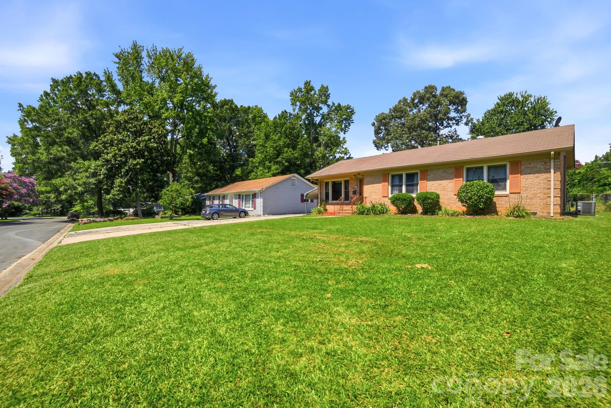708 Aintree Road — Charlotte