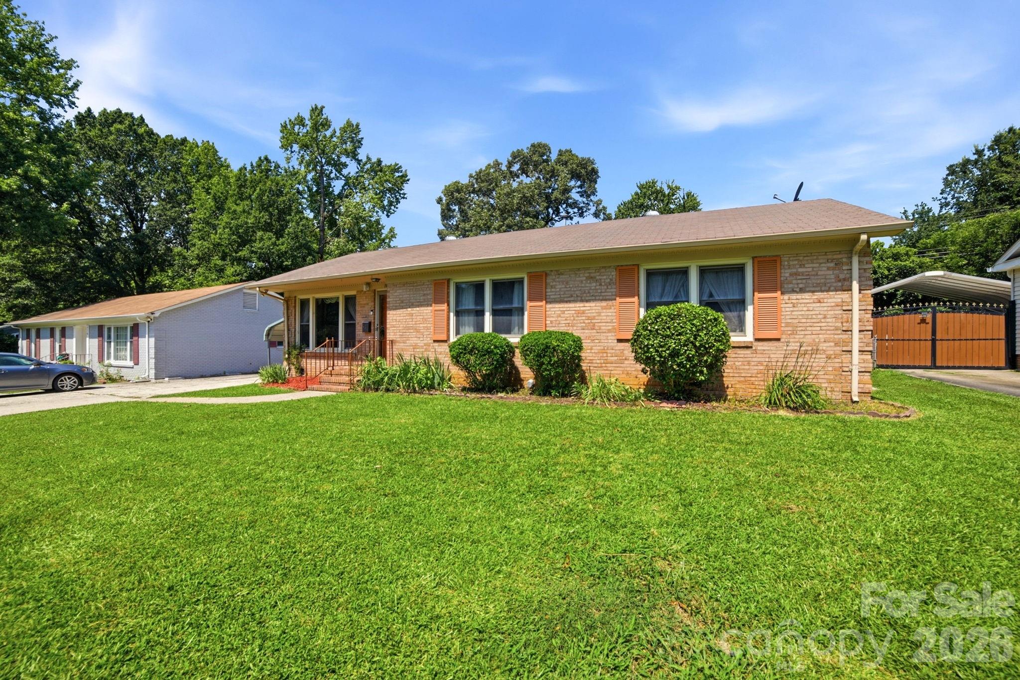 708 Aintree Road — Charlotte