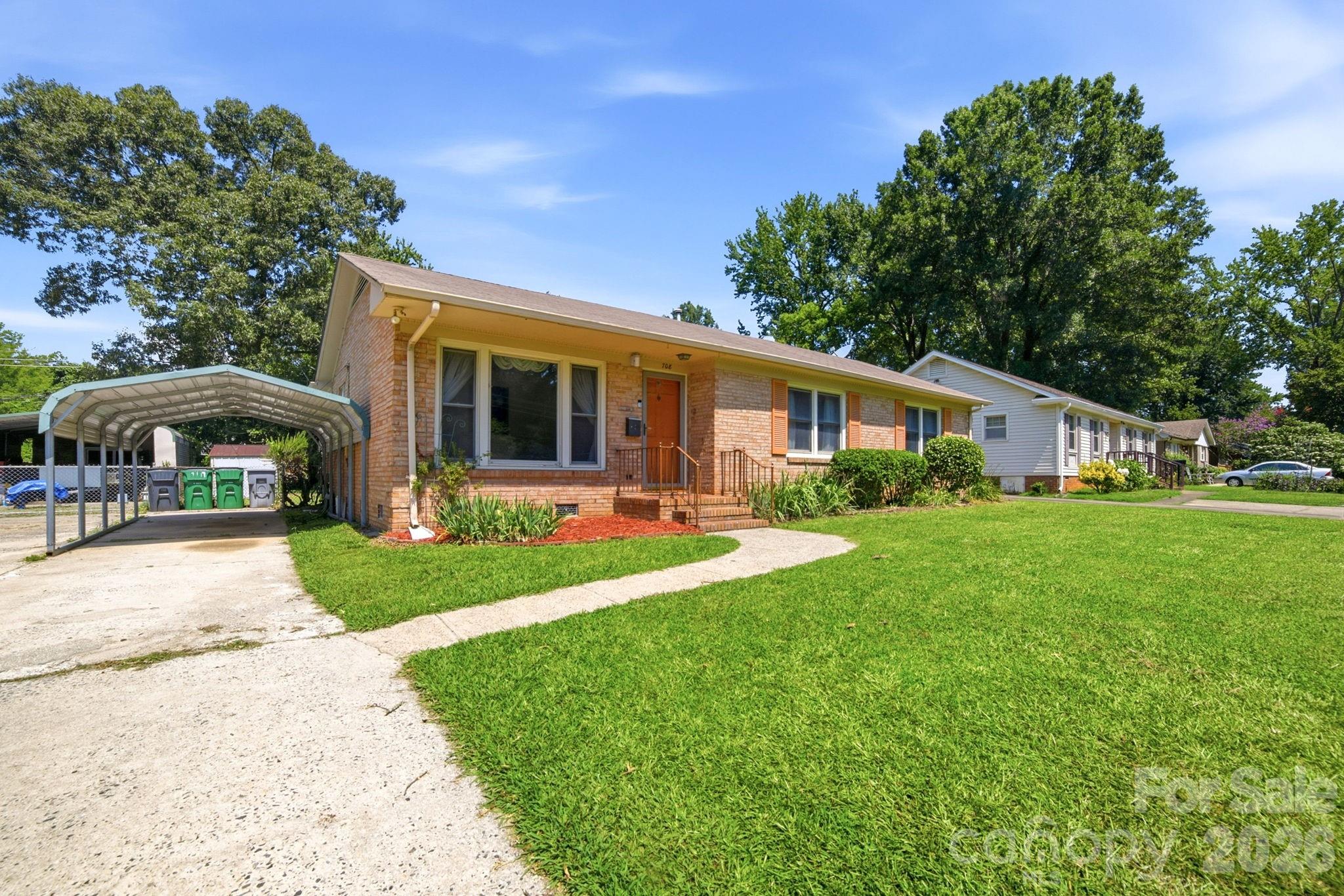 708 Aintree Road — Charlotte