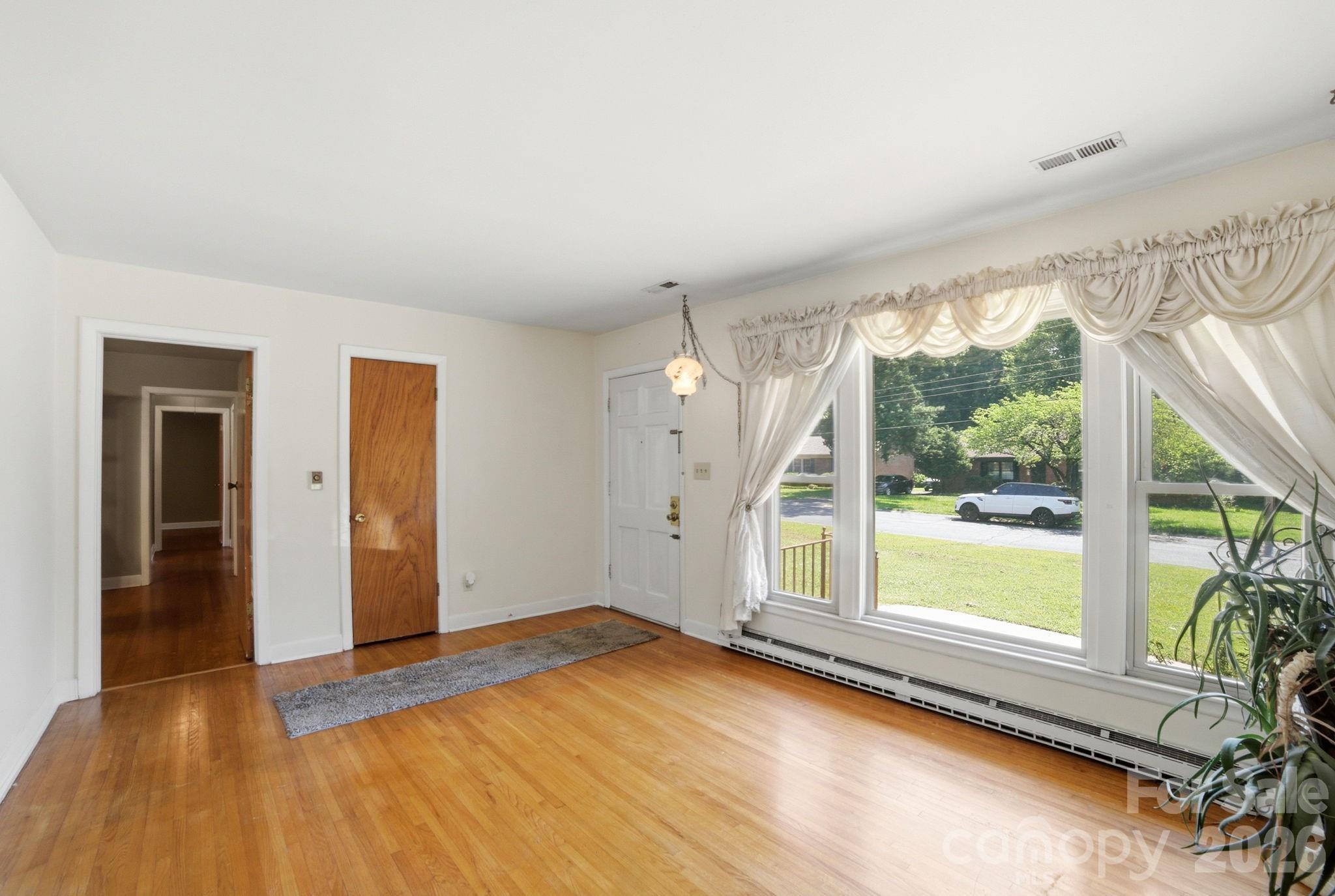 708 Aintree Road — Charlotte
