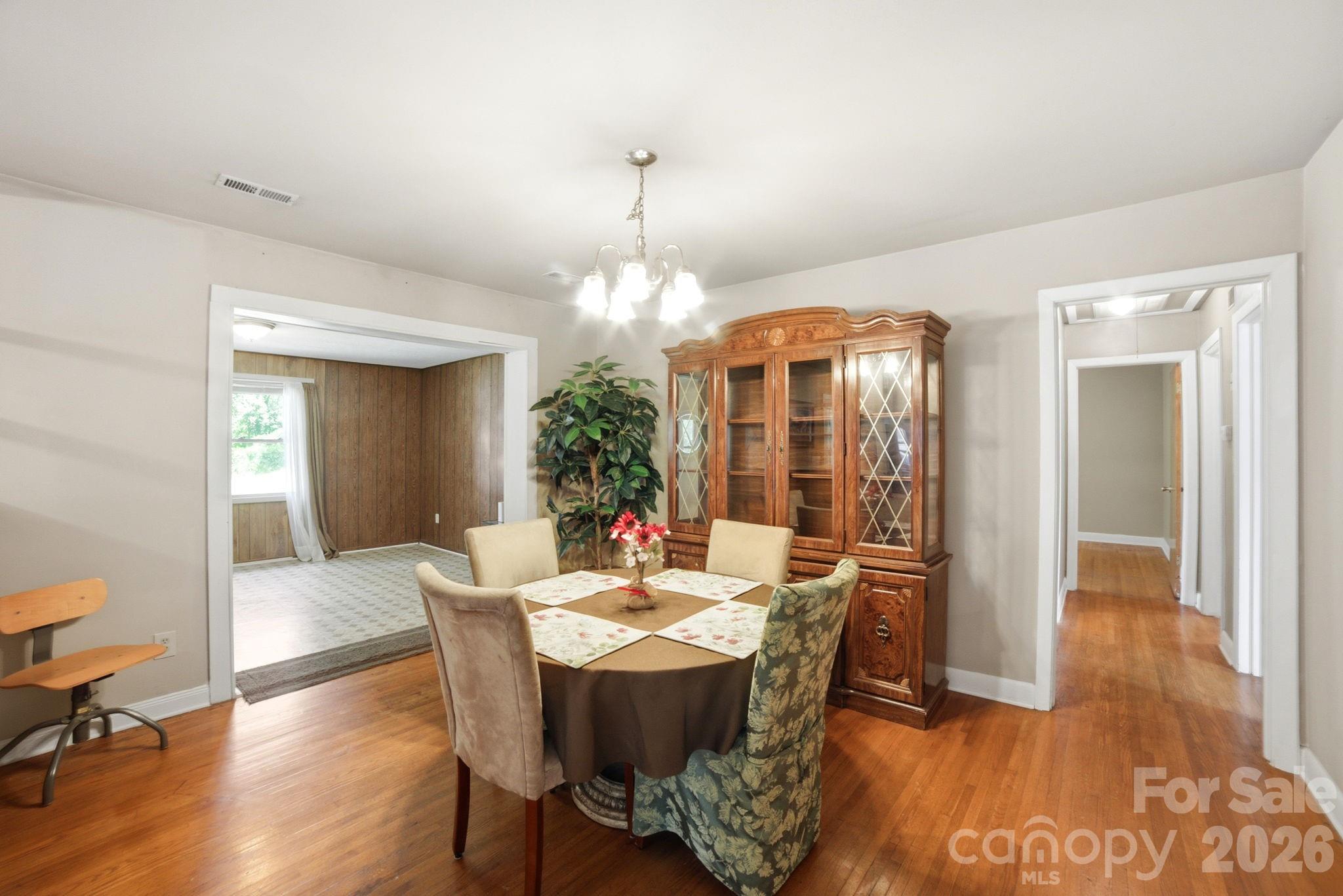 708 Aintree Road — Charlotte