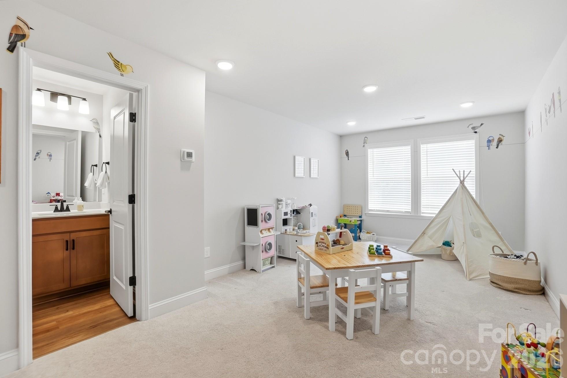 1128 Drummond Avenue — Charlotte