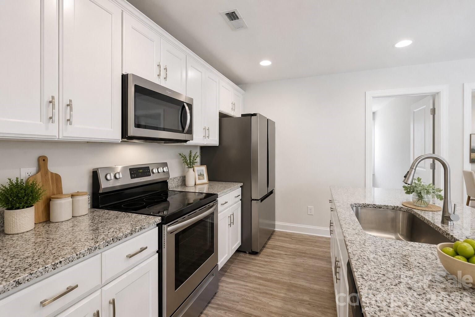 4221 E End Street — Charlotte