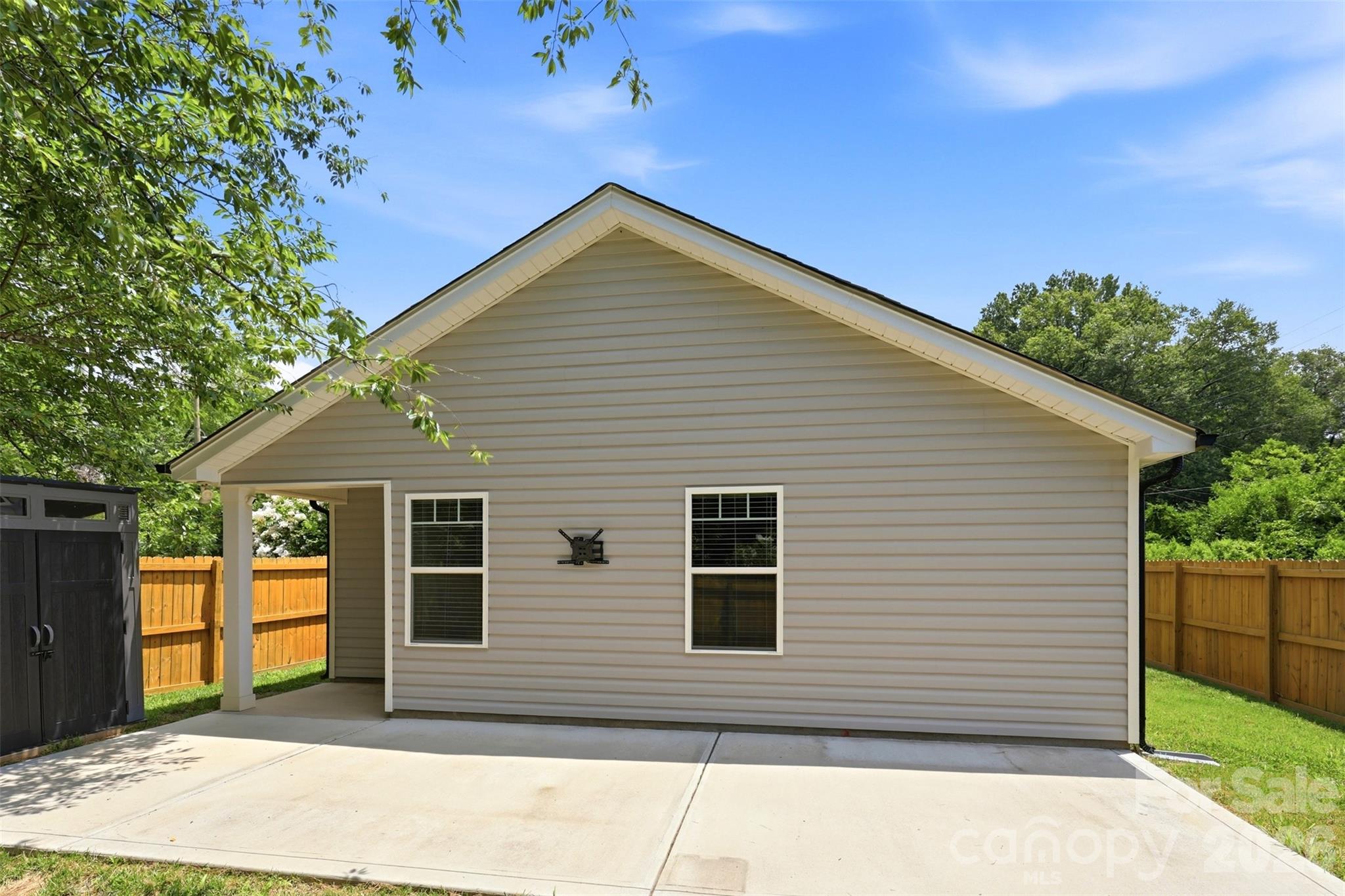 4221 E End Street — Charlotte