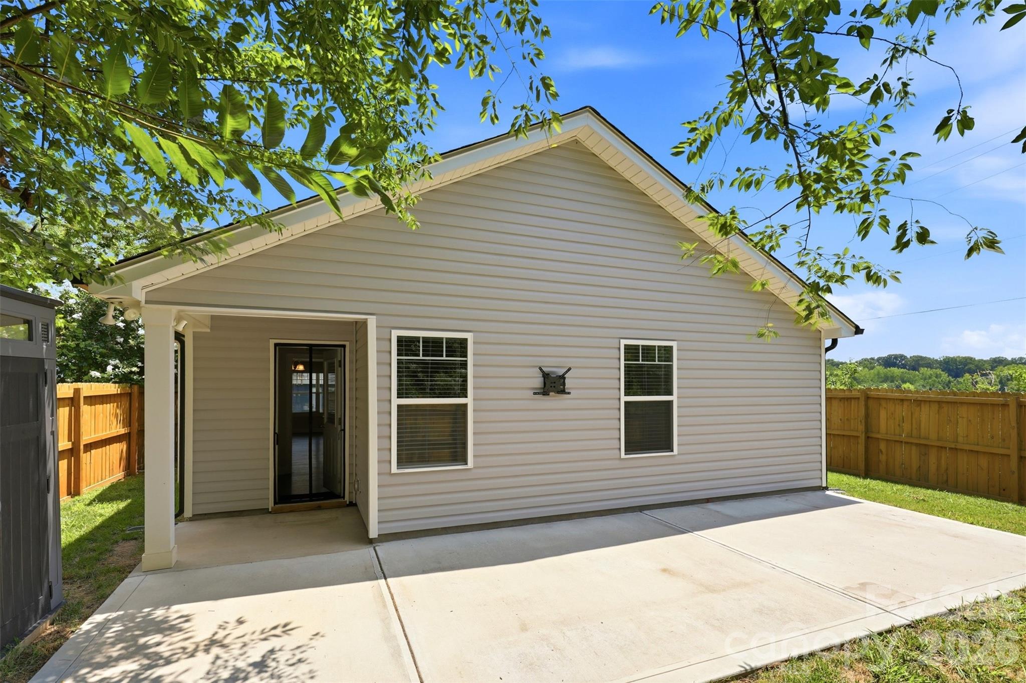 4221 E End Street — Charlotte