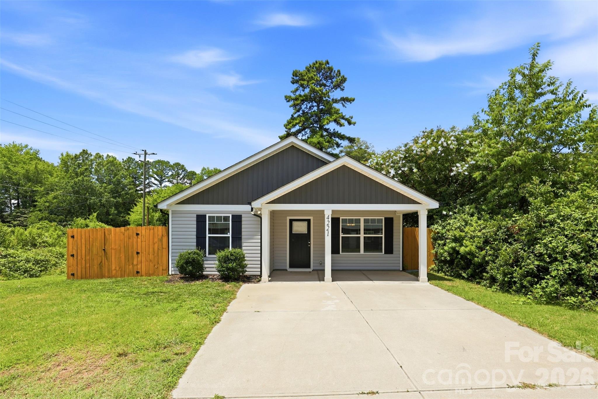 4221 E End Street — Charlotte
