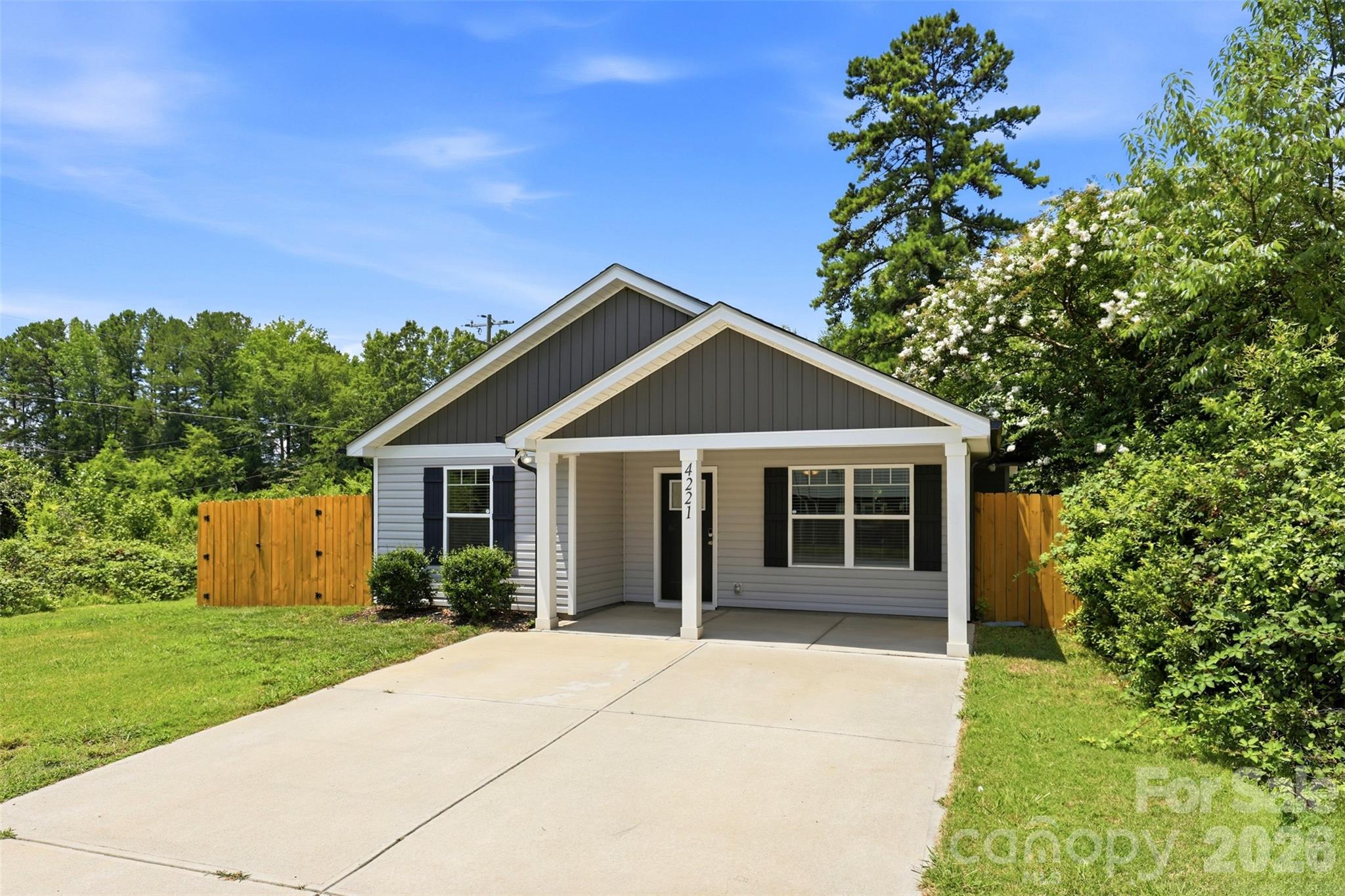 4221 E End Street — Charlotte