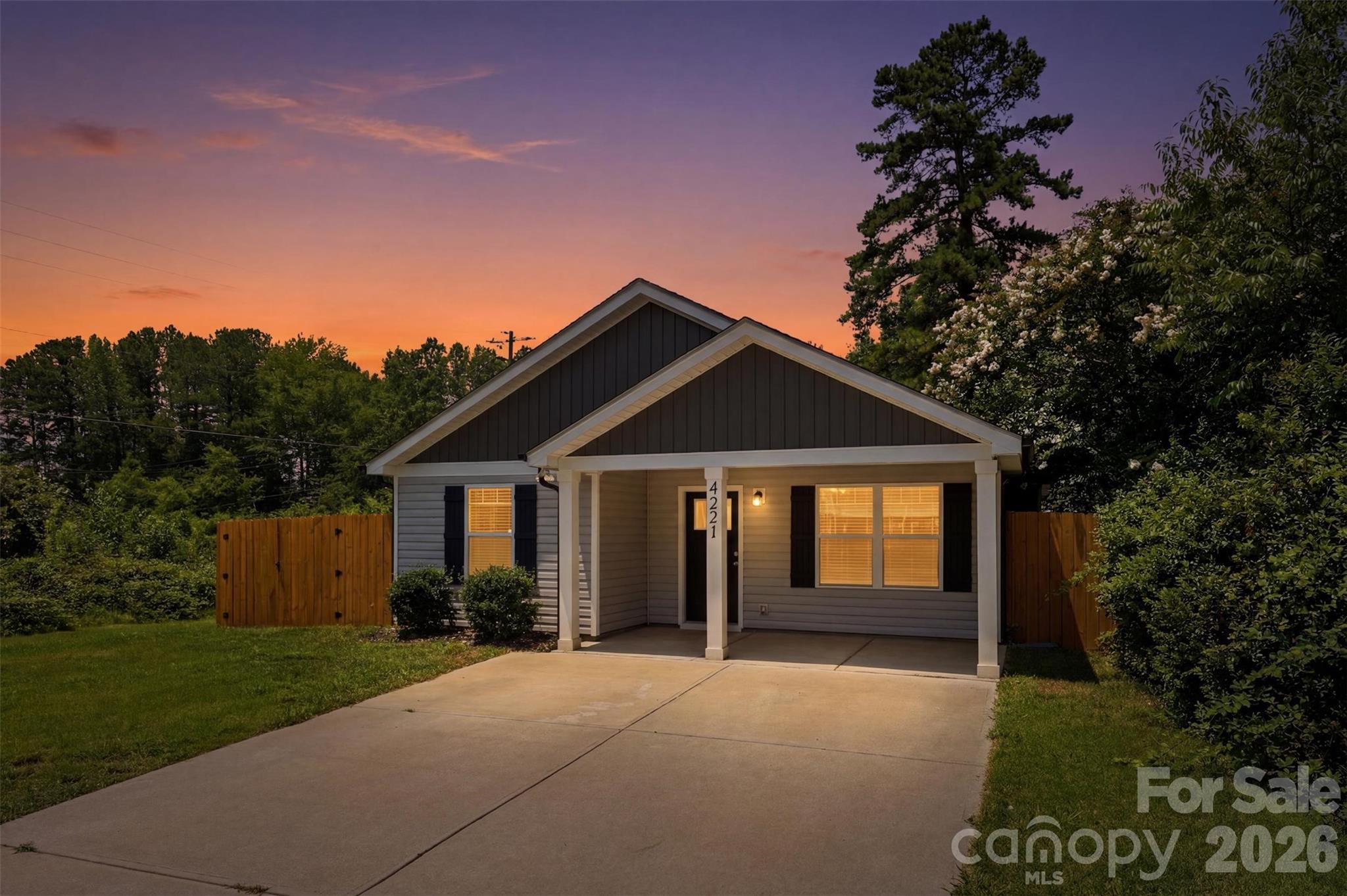 4221 E End Street — Charlotte