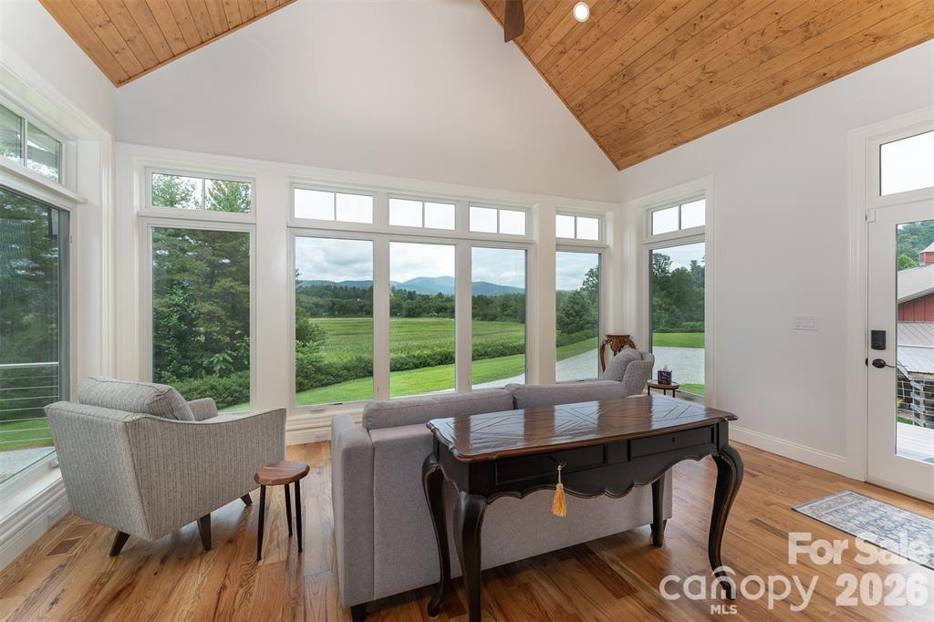 326 Golden Valley Drive — Hendersonville