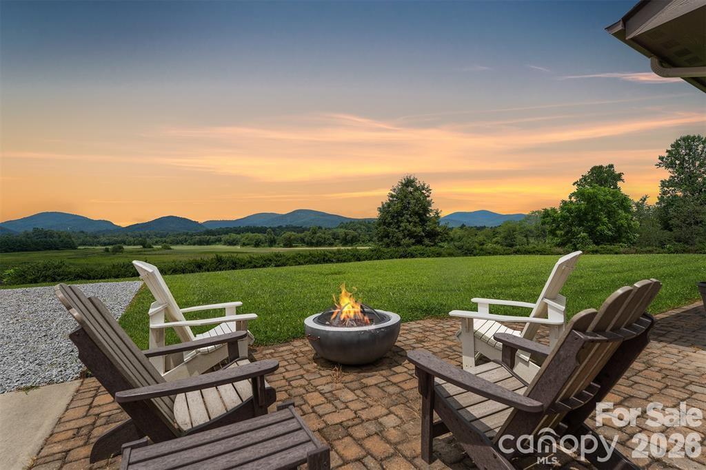 326 Golden Valley Drive — Hendersonville
