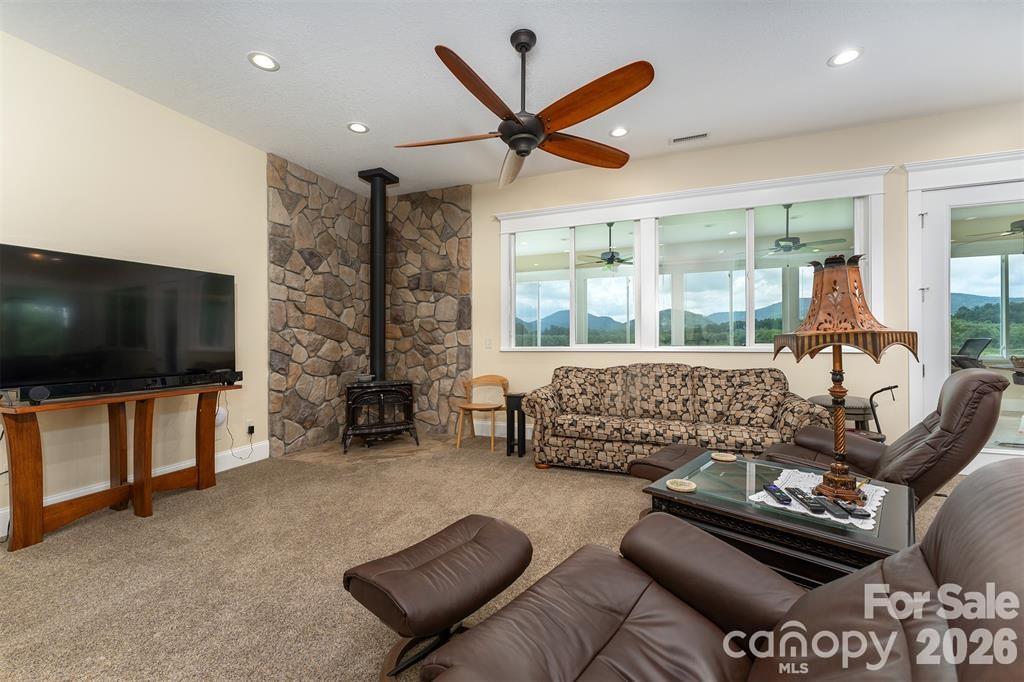 326 Golden Valley Drive — Hendersonville