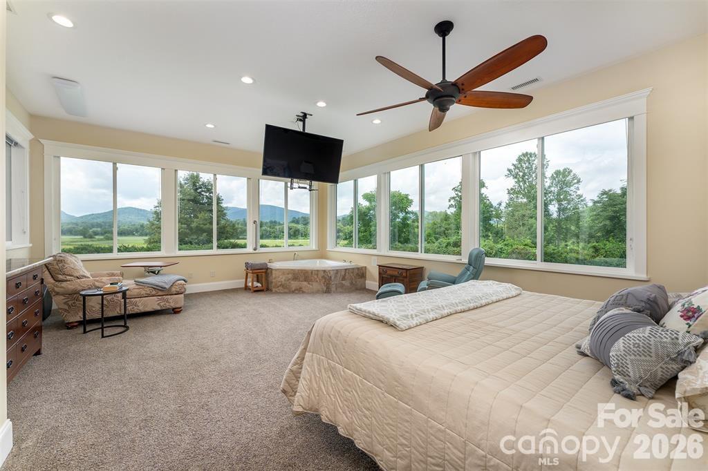 326 Golden Valley Drive — Hendersonville