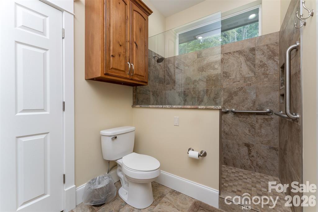 326 Golden Valley Drive — Hendersonville