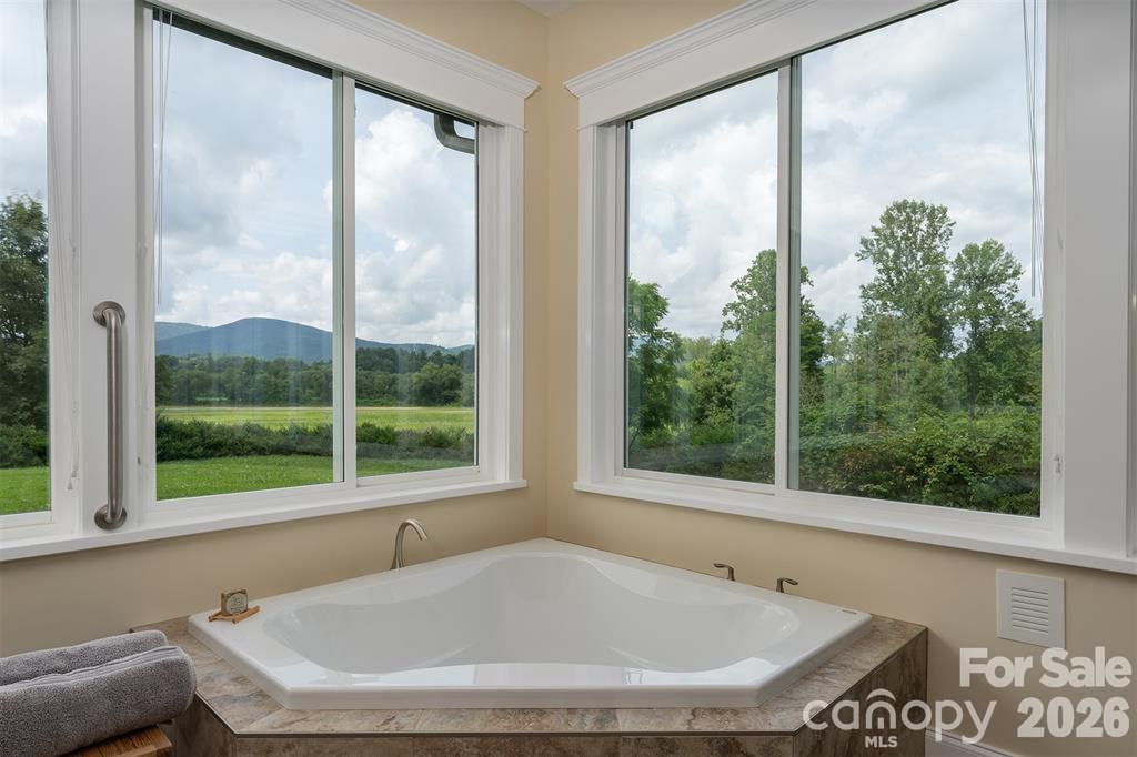326 Golden Valley Drive — Hendersonville