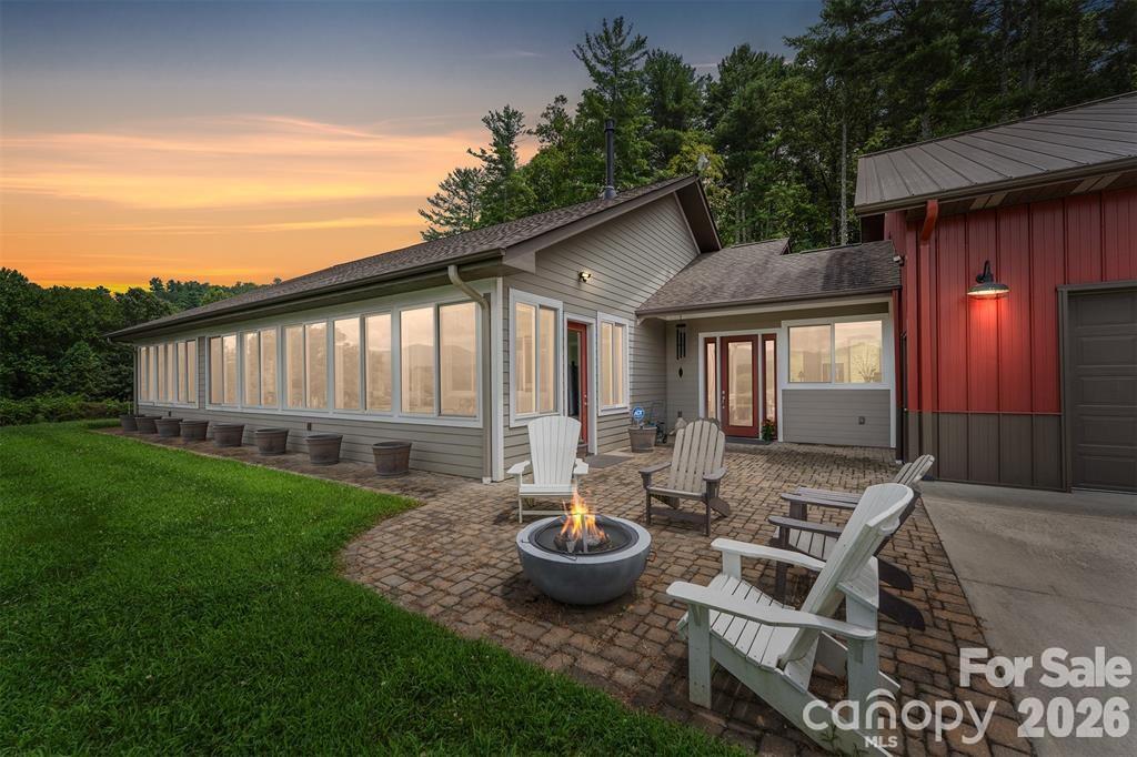 326 Golden Valley Drive — Hendersonville