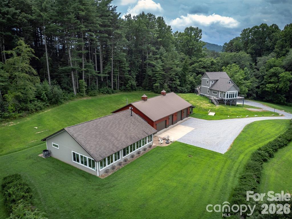 326 Golden Valley Drive — Hendersonville