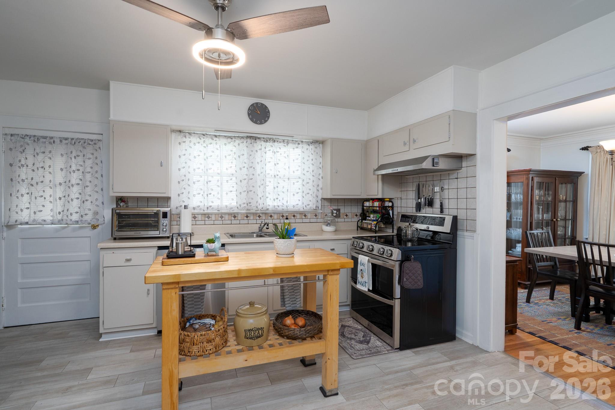 1017 Druid Circle — Charlotte