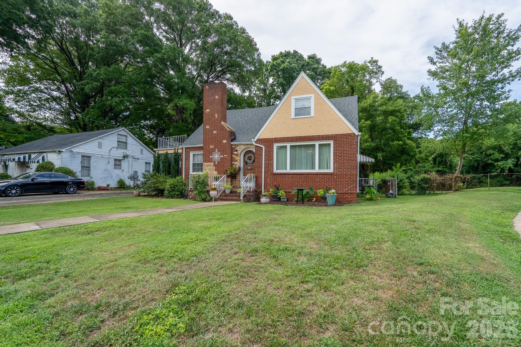 1017 Druid Circle — Charlotte