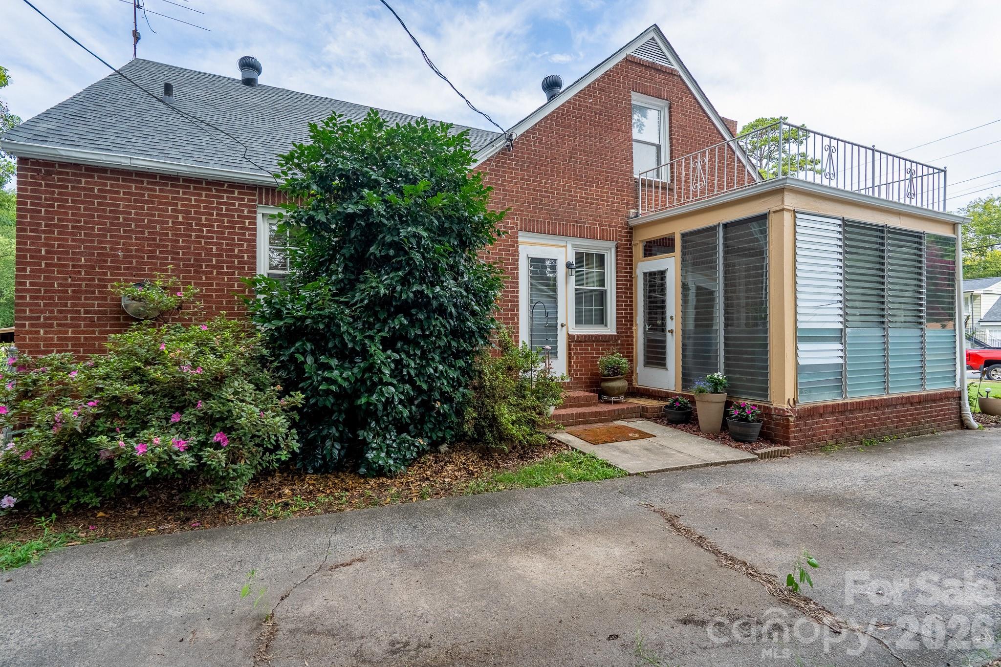1017 Druid Circle — Charlotte