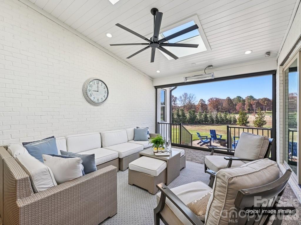 6535 Cashion Road — Huntersville
