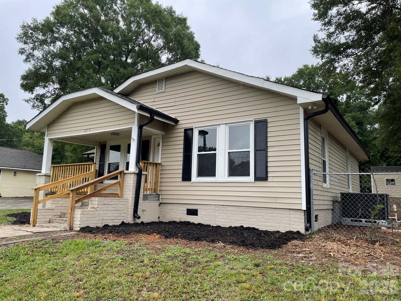 1617 W 4th Avenue — Gastonia