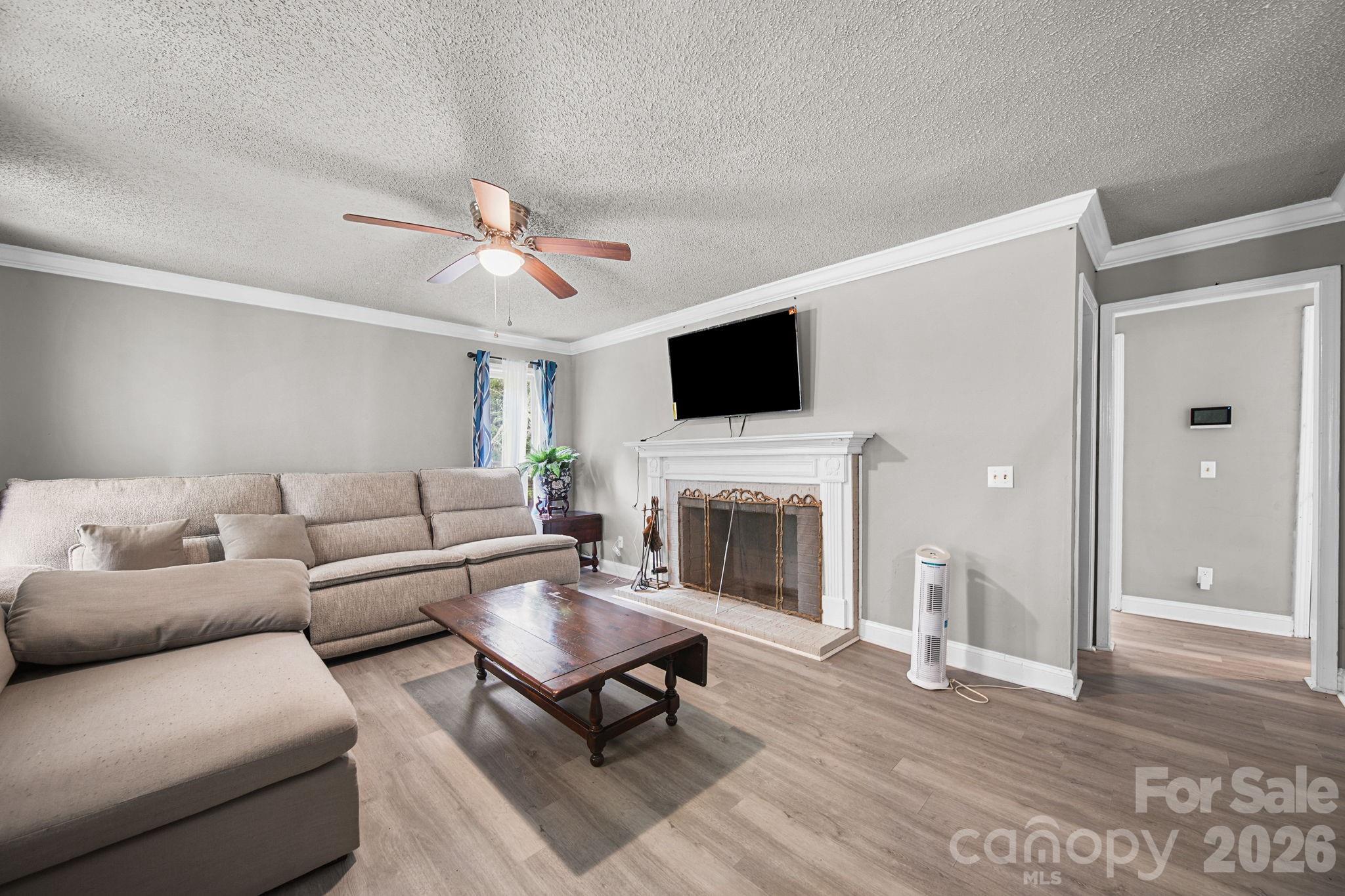 261 Lakeside Drive — Hartsville
