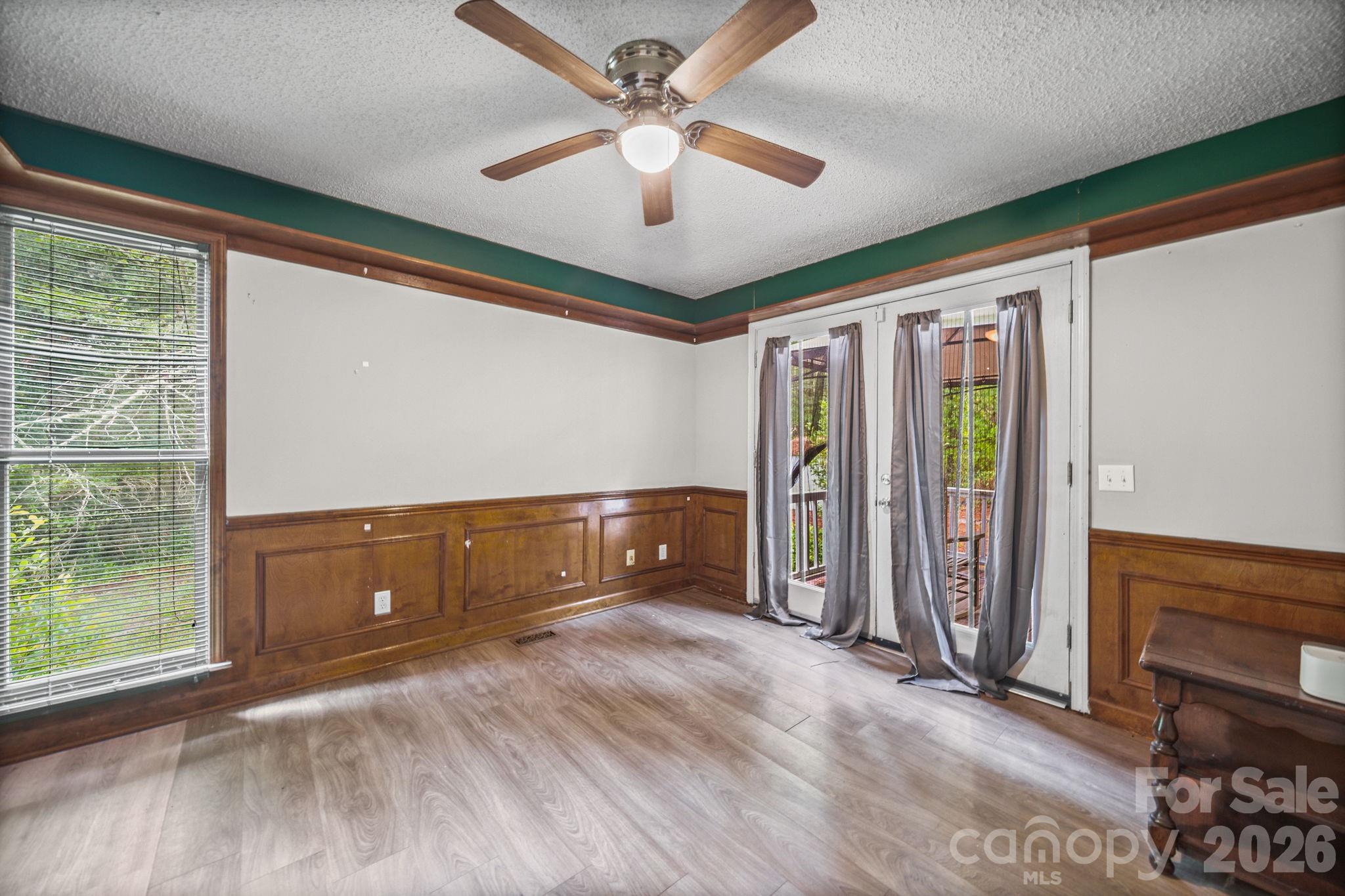 261 Lakeside Drive — Hartsville