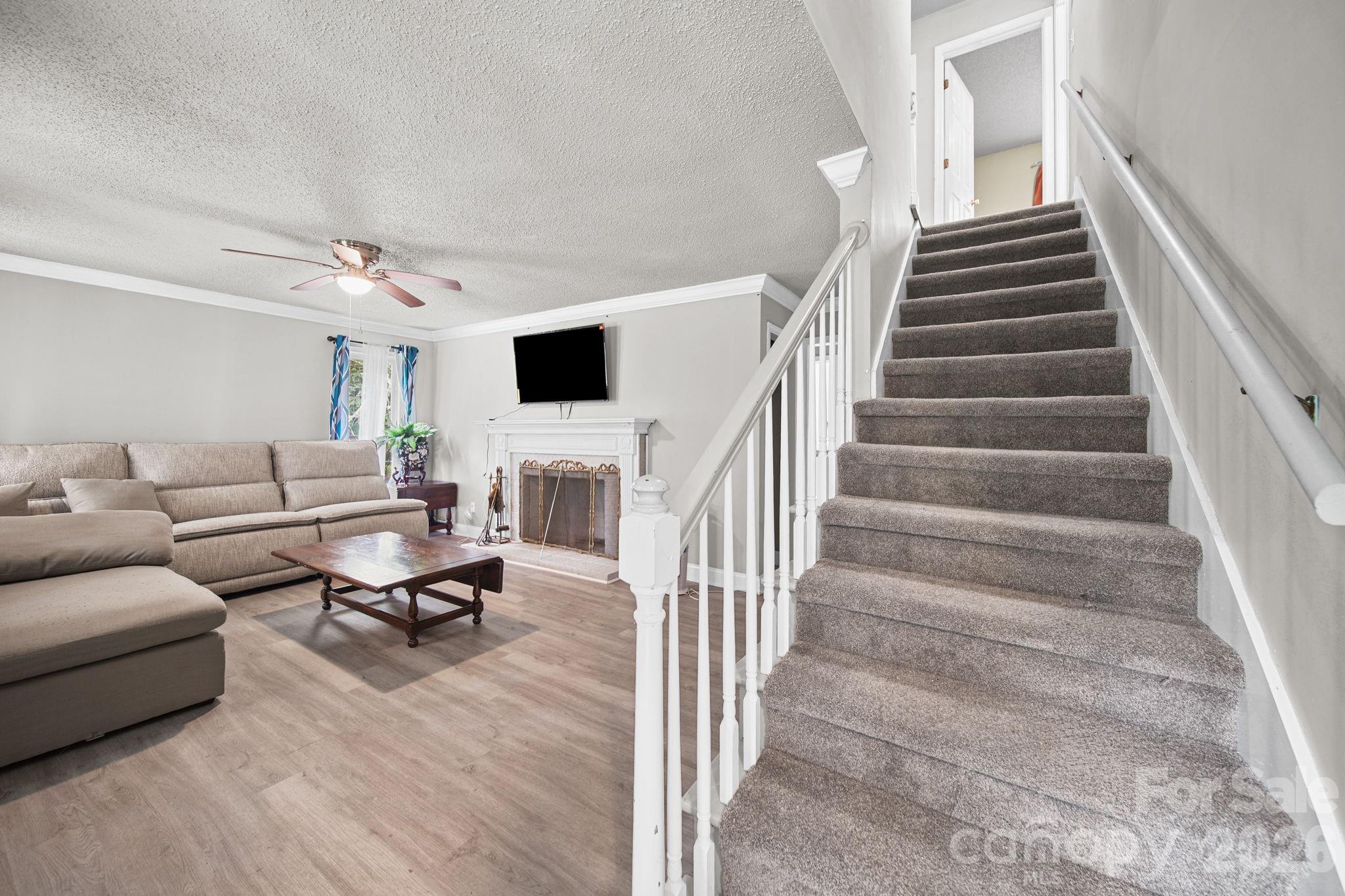 261 Lakeside Drive — Hartsville